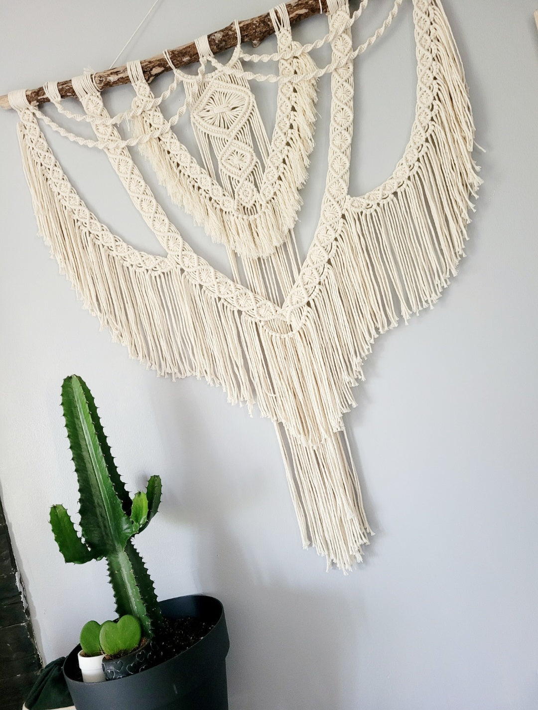 Suspension murale en macramé – Élégance bohème naturelle