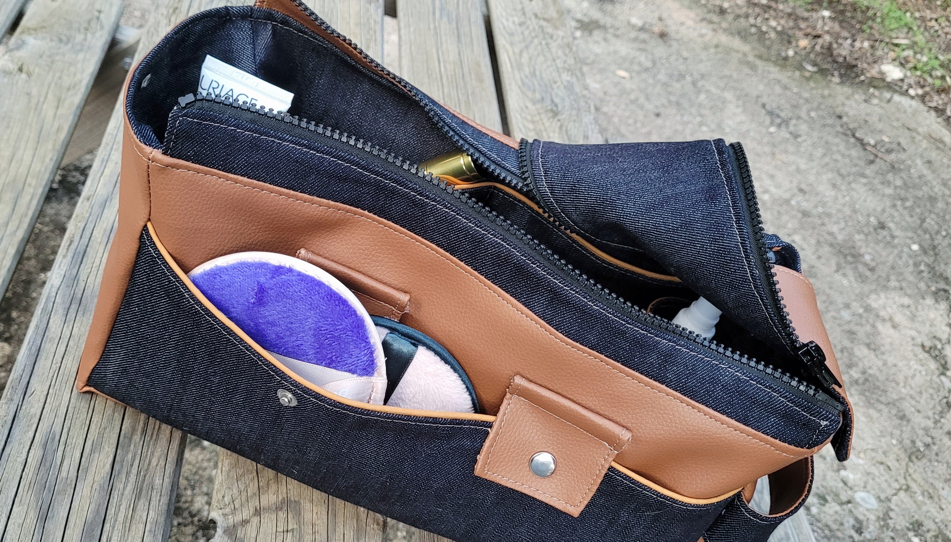 Trousse de toilette cousue main – Élégance & Praticité