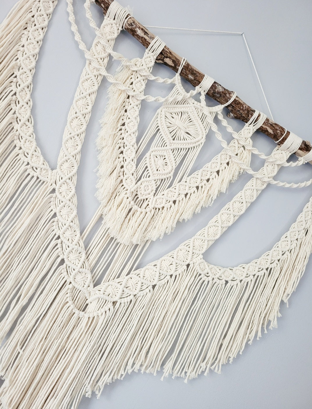 Suspension murale en macramé – Élégance bohème naturelle